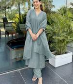 Women ethnic motifs embroidered regular kurta with trousers & with dupatta
