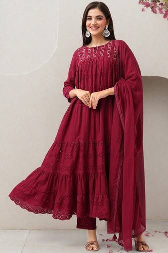Women ethnic motifs printed cotton kurta with trousers & dupatta