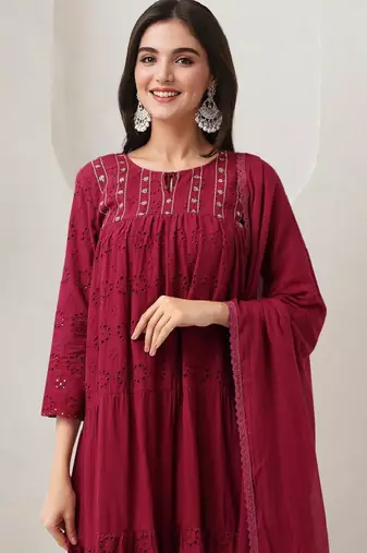Women ethnic motifs printed cotton kurta with trousers & dupatta
