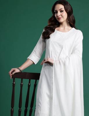 Women floral embroidered regular thread work pure cotton kurta with trousers & with dupatta 1