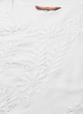 Women floral embroidered regular thread work pure cotton kurta with trousers & with dupatta 2
