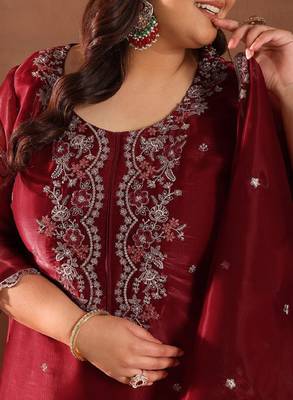 Women plus size embroidered sequinned kurta with trousers & dupatta 3