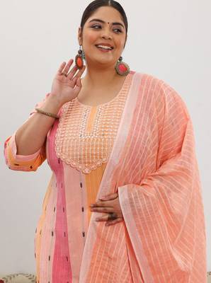 Plus size geometric woven design straight kurta & trouser with dupatta 3