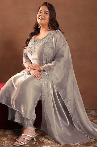 Extra love by libas plus size women floral embroidered kurta with trousers & with dupatta