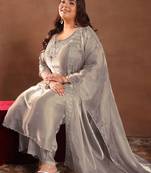 Extra love by libas plus size women floral embroidered kurta with trousers & with dupatta