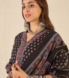 Floral printed v-neck pure cotton straight kurta with trousers & dupatta