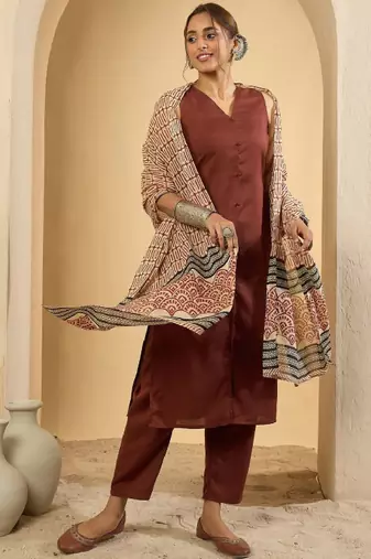Women regular kurta with trousers & dupatta