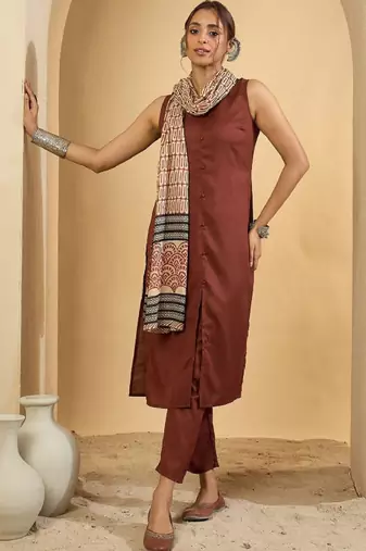 Women regular kurta with trousers & dupatta