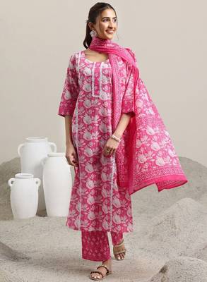 Women floral printed kurta with trousers & dupatta 2