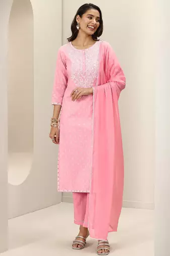 Women floral embroidered kurta with trousers & dupatta