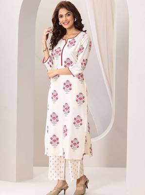 Women floral printed kurta with trousers & dupatta 3