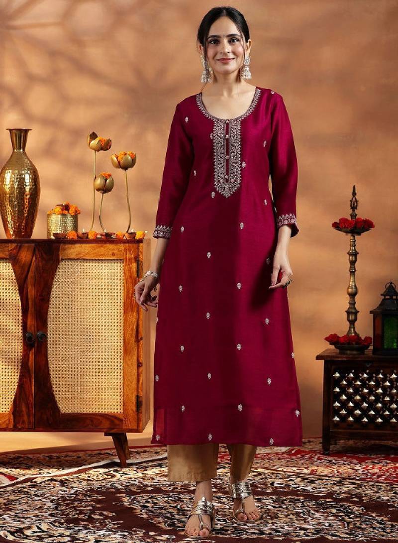 Floral embroidered sequinned pure silk straight kurta with lining