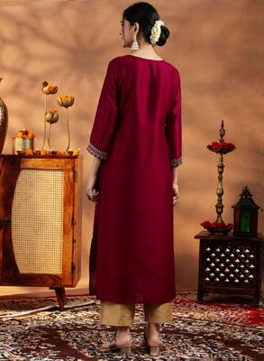 Floral embroidered sequinned pure silk straight kurta with lining 4