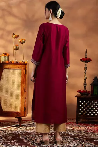 Floral embroidered sequinned pure silk straight kurta with lining