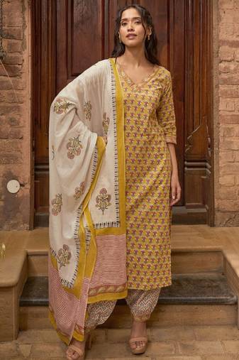 Floral printed v-neck straight kurta with salwar and dupatta