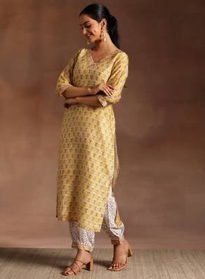 Floral printed v-neck straight kurta with salwar and dupatta 3