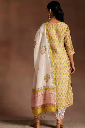 Floral printed v-neck straight kurta with salwar and dupatta