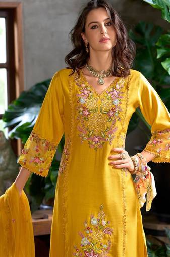 Women floral embroidered panelled sequinned kurta with trousers & with dupatta