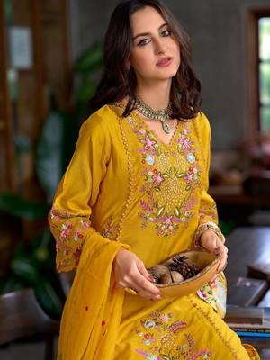 Women floral embroidered panelled sequinned kurta with trousers & with dupatta 3