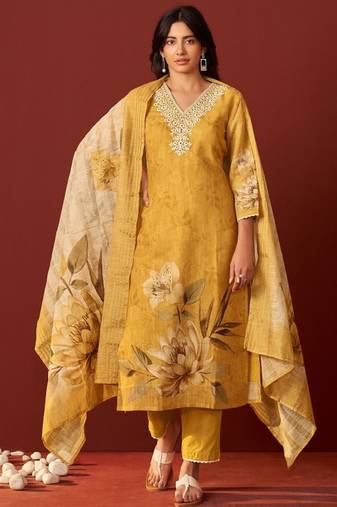Women floral embroidered cotton kurta with trousers & dupatta