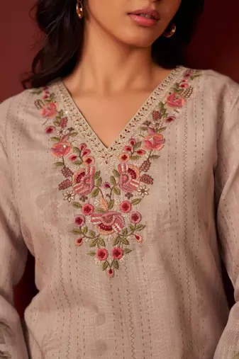 Women floral embroidered linen kurta with trousers & dupatta