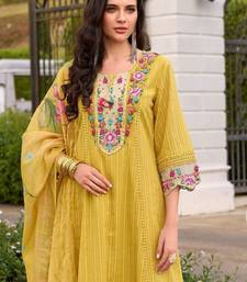 Women floral embroidered regular thread work pure cotton kurta sets