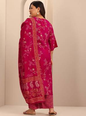 Extra love by libas plus size women floral printed kurta with trousers & with dupatta 4