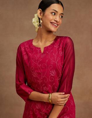 Floral embroidered notch neck chanderi silk straight kurta 2
