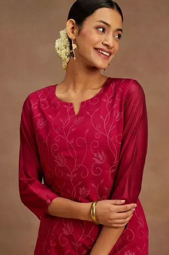 Floral embroidered notch neck chanderi silk straight kurta