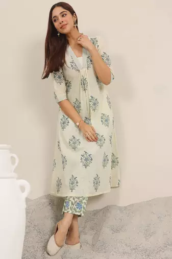 Women floral printed pleated kurta with trousers kurta sets