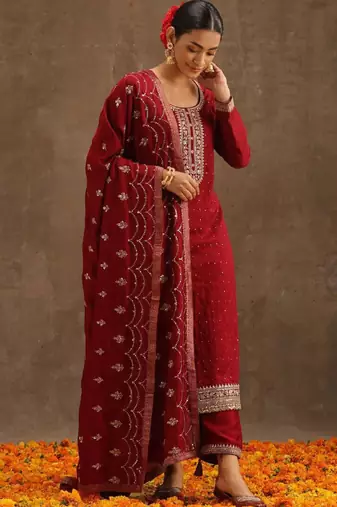 Women ethnic motifs embroidered kurta with trousers & dupatta