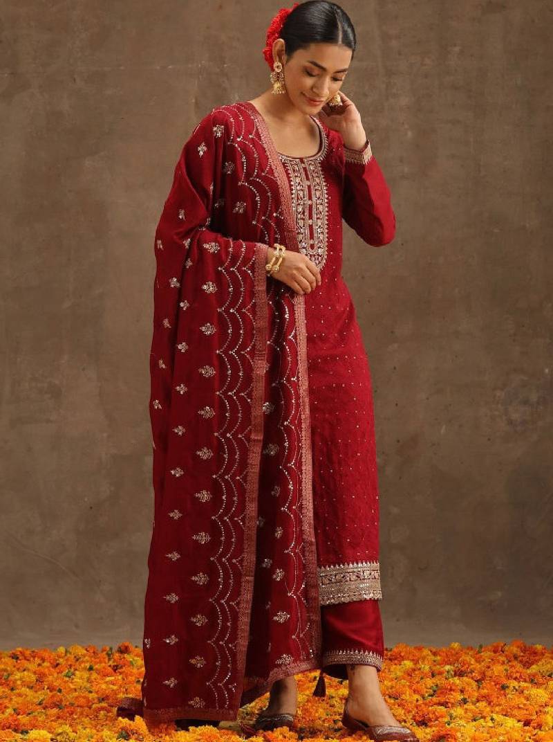 Women ethnic motifs embroidered kurta with trousers & dupatta