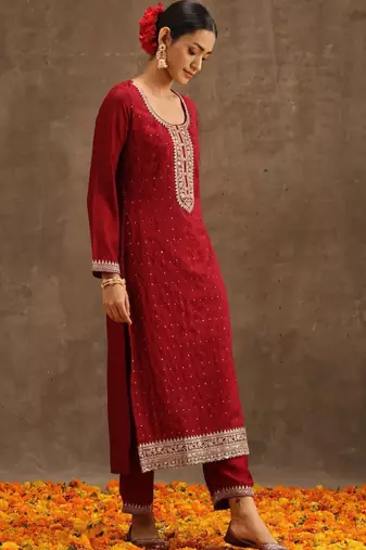 Women ethnic motifs embroidered kurta with trousers & dupatta