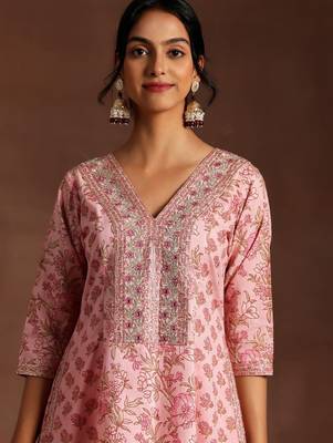 V-neck sequnnied empire a-line kurta with trousers & dupatta 3