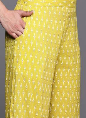 women floral printed sequinned work high slit kurta with palazzos & dupatta 3