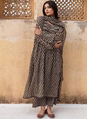 Women ethnic motifs printed a-line kurta with palazzo & dupatta 1