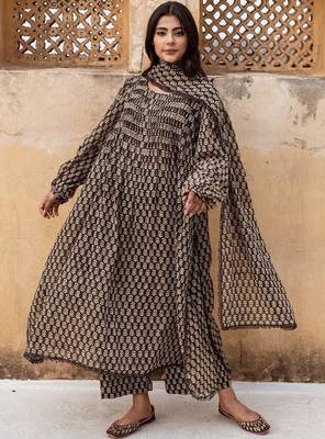 Women ethnic motifs printed a-line kurta with palazzo & dupatta 3