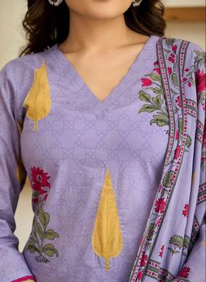 Floral printed v-neck straight kurta with palazzos and dupatta 2