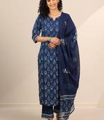 Women floral printed regular kurta with trousers & dupatta