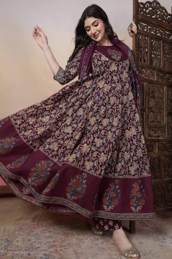 Women burgundy pure cotton kurta sets