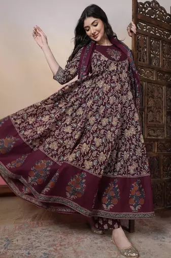 Women burgundy pure cotton kurta sets