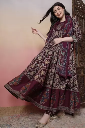 Women burgundy pure cotton kurta sets