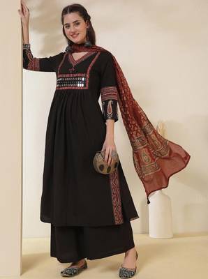 Women solid viscose rayon kurta sets 1