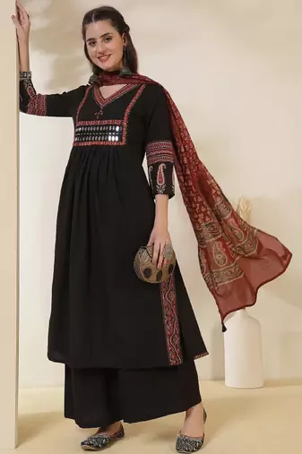 Women solid viscose rayon kurta sets