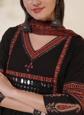Women solid viscose rayon kurta sets 2