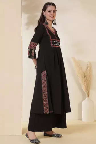 Women solid viscose rayon kurta sets
