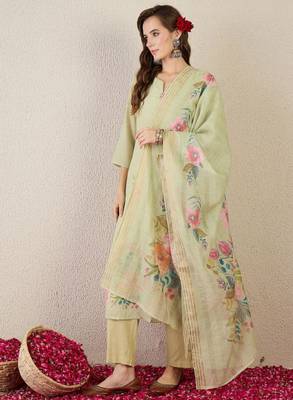 Women floral embroidered thread work pure cotton kurta with trousers & dupatta 4