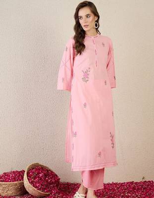 Women floral embroidered cotton kurta with trousers 4