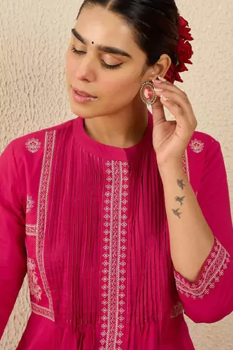Women ethnic motifs printed cotton a-line kurta with trousers