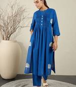 Women ethnic motifs printed cotton a-line kurta with trousers